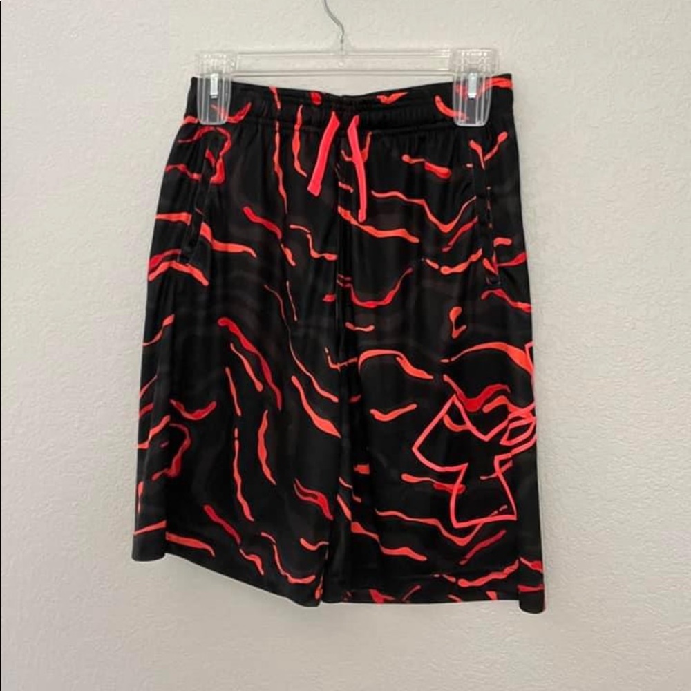 Boys UA shorts YXL